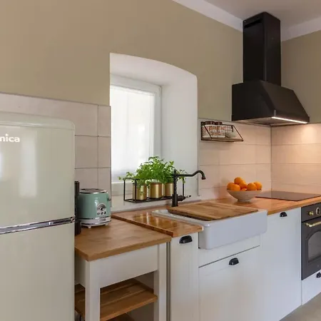 Mit Privatpool Fuer 7 Personen Ca 160 Qm In Sveti Bartul, Istrien Bucht Von Rasa * Labin (Istria)