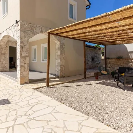 Mit Privatpool Fuer 7 Personen Ca 160 Qm In Sveti Bartul, Istrien Bucht Von Rasa Labin (Istria)
