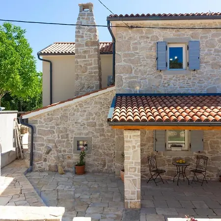 Mit Privatpool Fuer 7 Personen Ca 160 Qm In Sveti Bartul, Istrien Bucht Von Rasa Labin (Istria)