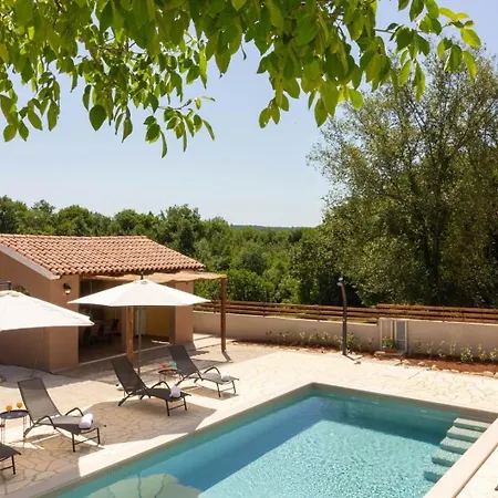 Mit Privatpool Fuer 7 Personen Ca 160 Qm In Sveti Bartul, Istrien Bucht Von Rasa Holiday home *